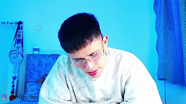הופעת וובקאם של _justinmoon2