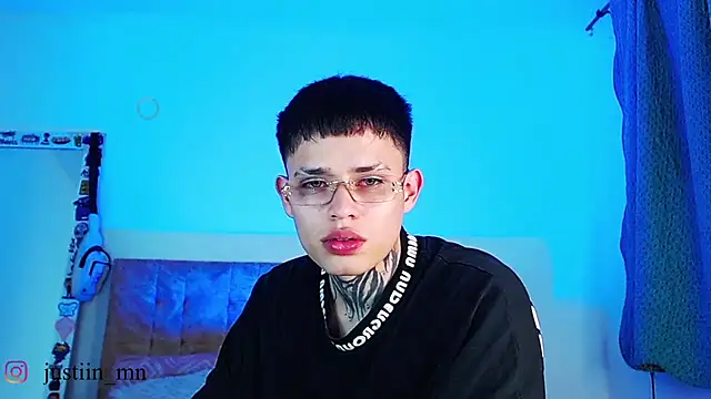 Pertunjukan Kamera Web _justinmoon2