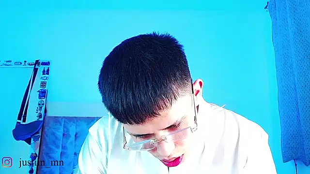 הופעת וובקאם של _justinmoon2