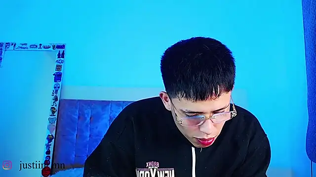 Pokazy przed kamerką – _justinmoon2