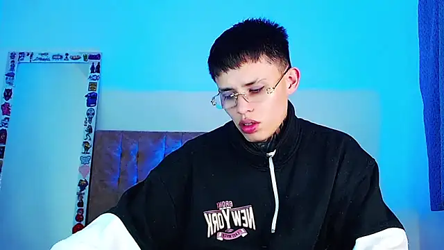 Pertunjukan Kamera Web _justinmoon2