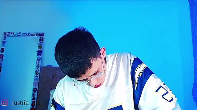 Pertunjukan Kamera Web _justinmoon2