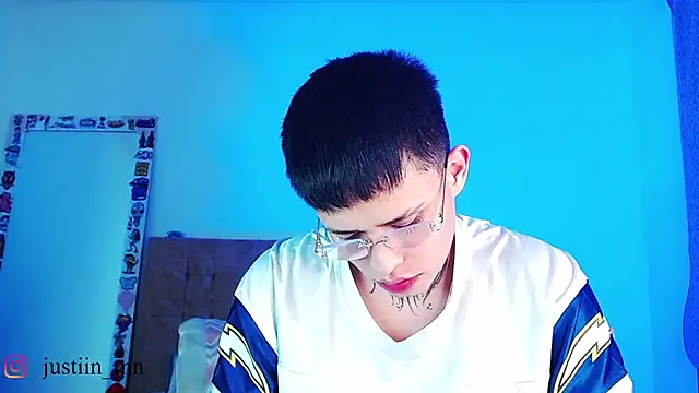Pokazy przed kamerką – _justinmoon2
