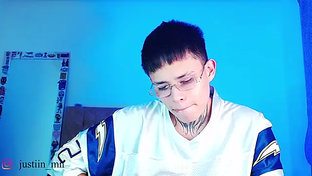 Pokazy przed kamerką – _justinmoon2