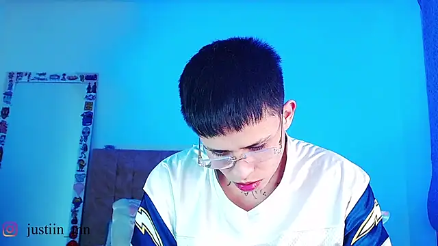 הופעת וובקאם של _justinmoon2