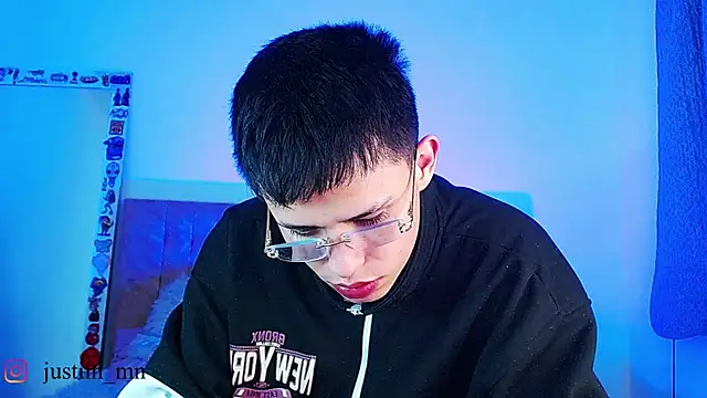 Show modela _justinmoon2 na web-kameri