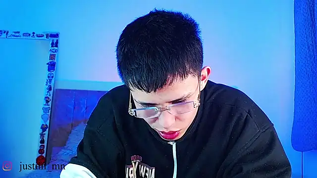 הופעת וובקאם של _justinmoon2