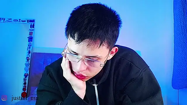 Pokazy przed kamerką – _justinmoon2