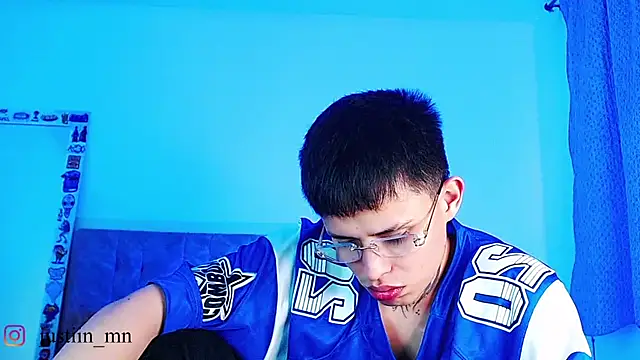 Pokazy przed kamerką – _justinmoon2