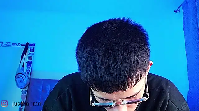 Pokazy przed kamerką – _justinmoon2
