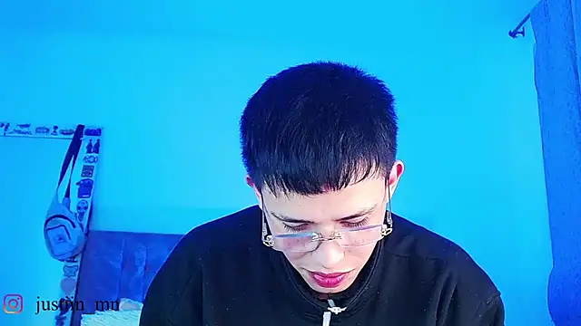 Pertunjukan Kamera Web _justinmoon2