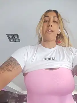 Show de Hotasiansensation na webcam