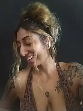 Hotasiansensationn Webbikameraesitys