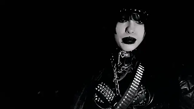 XXIOUX's Live Chat Room