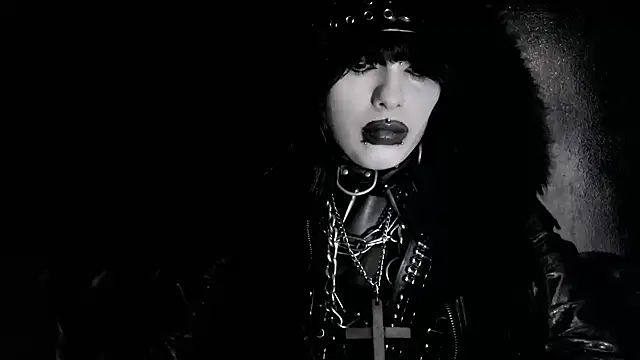 XXIOUX Show in webcam