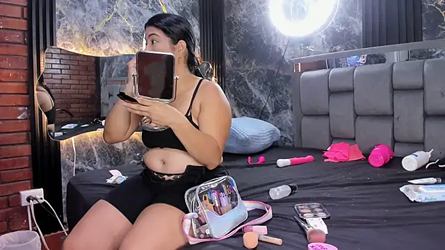 Couple_Gold69 Show Webcam