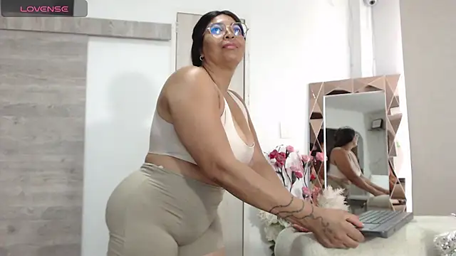 AmbarSofhia Show Webcam