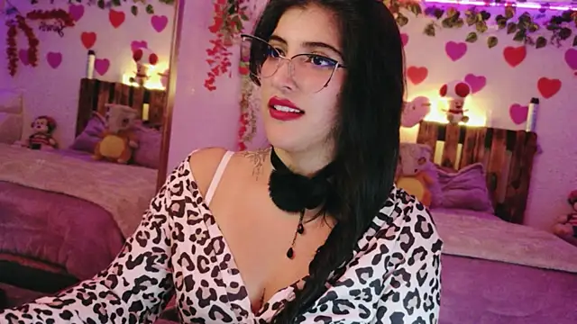 AzaharJaan's Live XXX Chat