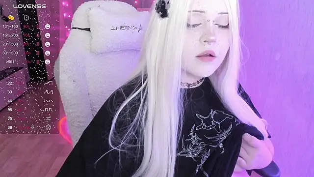 SelenaCute's Webcam Show
