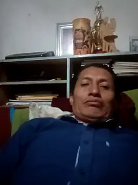 manuel40: διαδικτυακό σόου στην κάμερα