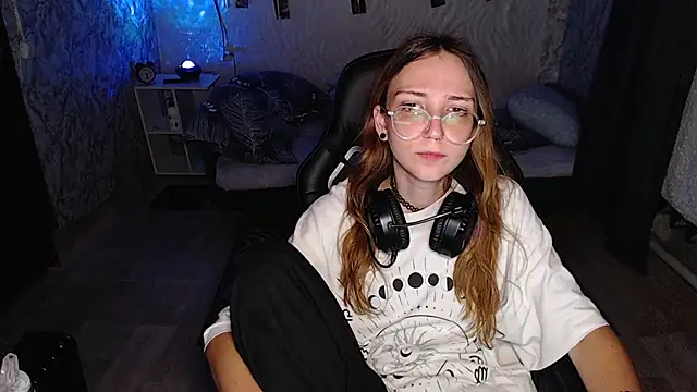 AmeliaKamishiro Chat XXX in diretta