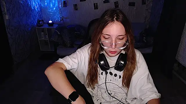 Chat +18 de AmeliaKamishiro ao vivo