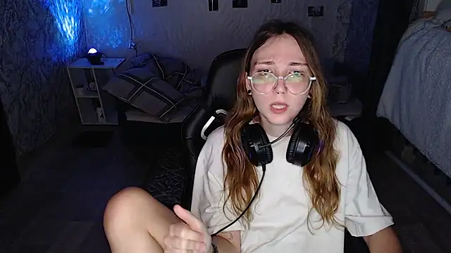 AmeliaKamishiro Chat XXX in diretta
