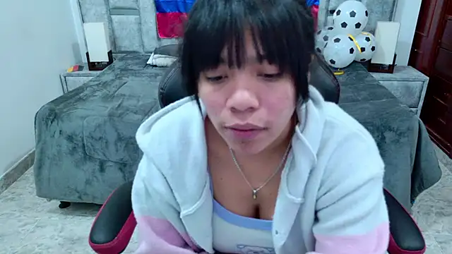 Chat +18 de laureentt_ ao vivo