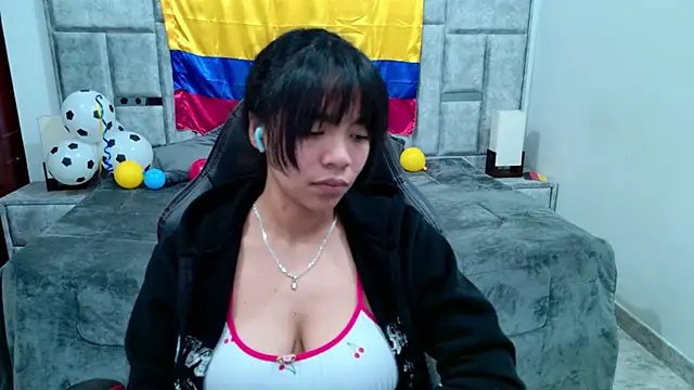 laureentt_ Chat XXX in diretta