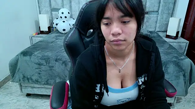 แชท XXX สดของ laureentt_