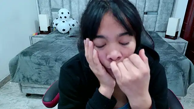 Živý XXX chat laureentt_