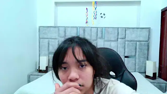 laureentt_'s Live XXX Chat
