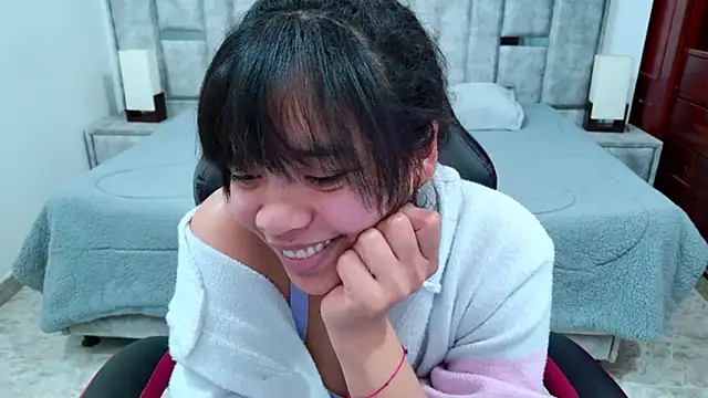 laureentt_ Chat XXX live