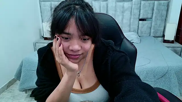 laureentt_'s Live XXX Chat