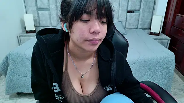 laureentt_ Chat XXX in diretta