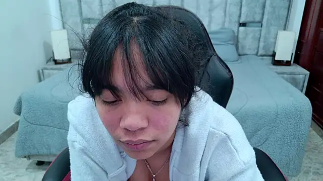 Chatroom XXX en direct de laureentt_