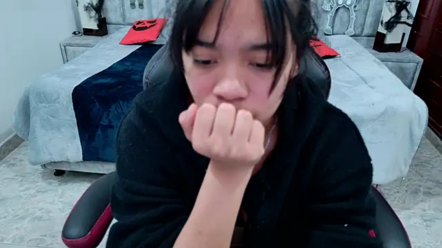 แชท XXX สดของ laureentt_