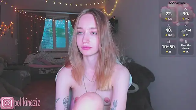 MoonDust Chat XXX live