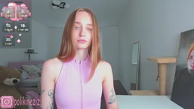 MoonDust live XXX chat