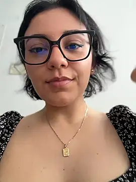 cinna_monroll's Live XXX Chat