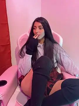 Felicia_smok3 网络视讯表演