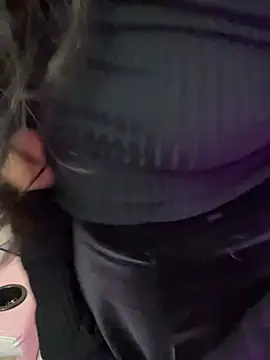 Felicia_smok3's Live Chat Room