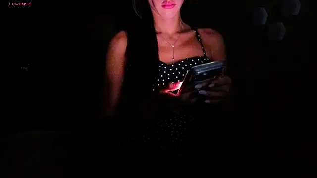 Show modela Arina_Bloom na web-kameri