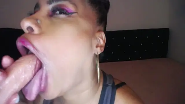 pamela_guzmaan's Webcam Show