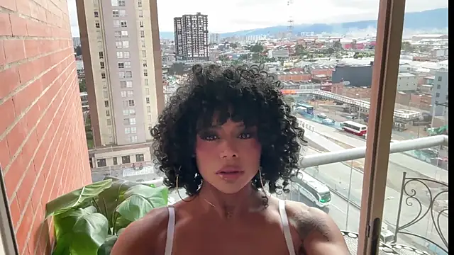 הופעת וובקאם של HOT_LADY_777