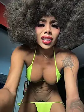 Pokazy przed kamerką – HOT_LADY_777