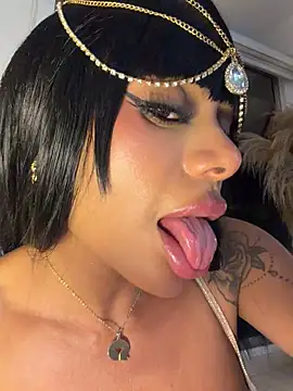 הופעת וובקאם של HOT_LADY_777
