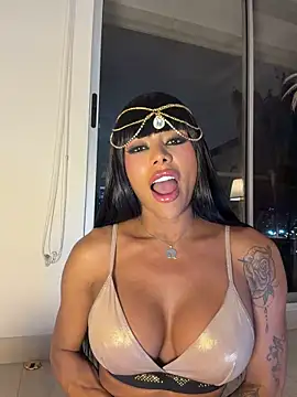 הופעת וובקאם של HOT_LADY_777