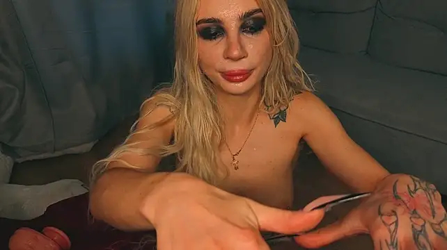 Pokazy przed kamerką – Ashley-Urban