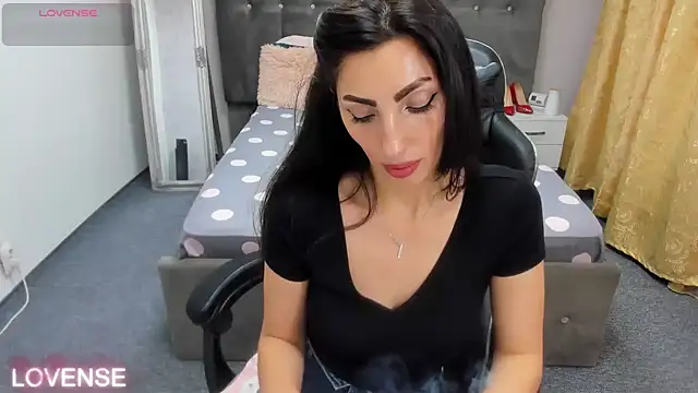 IlariaKent's Live XXX Chat